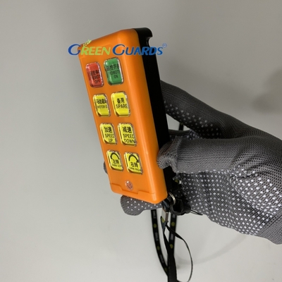 عبارة عن جهاز إرسال يدوي G121-2751